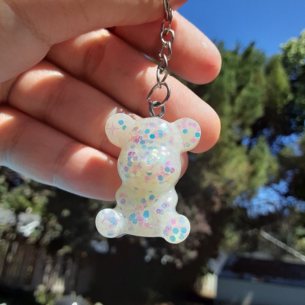 White bear resin keychain with sparkles